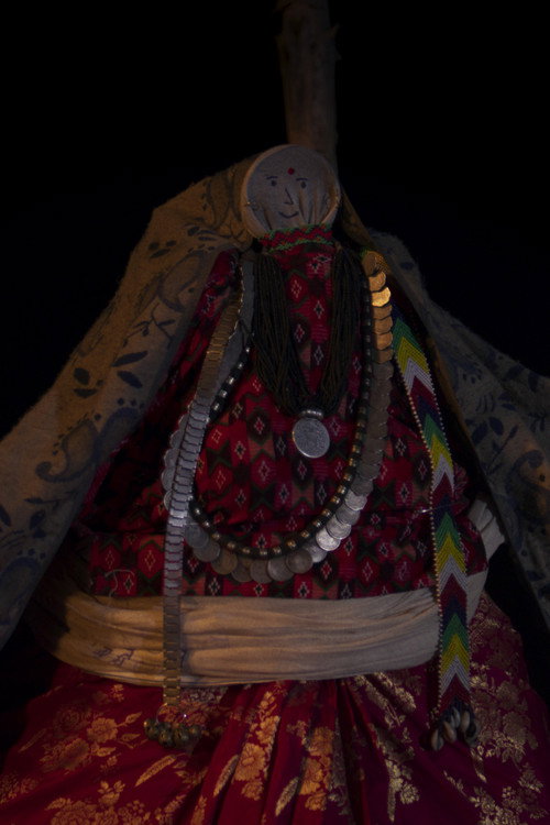 चुःम्फा - A Doll Under the Basket